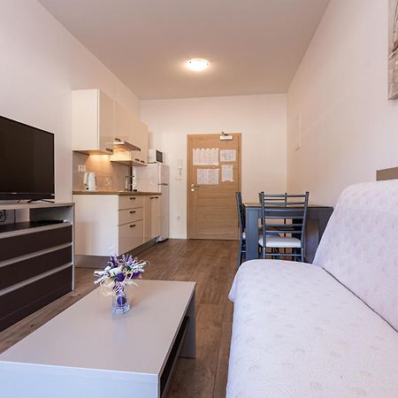 Apartments Crnekovic Tomislava 8A Башка Экстерьер фото