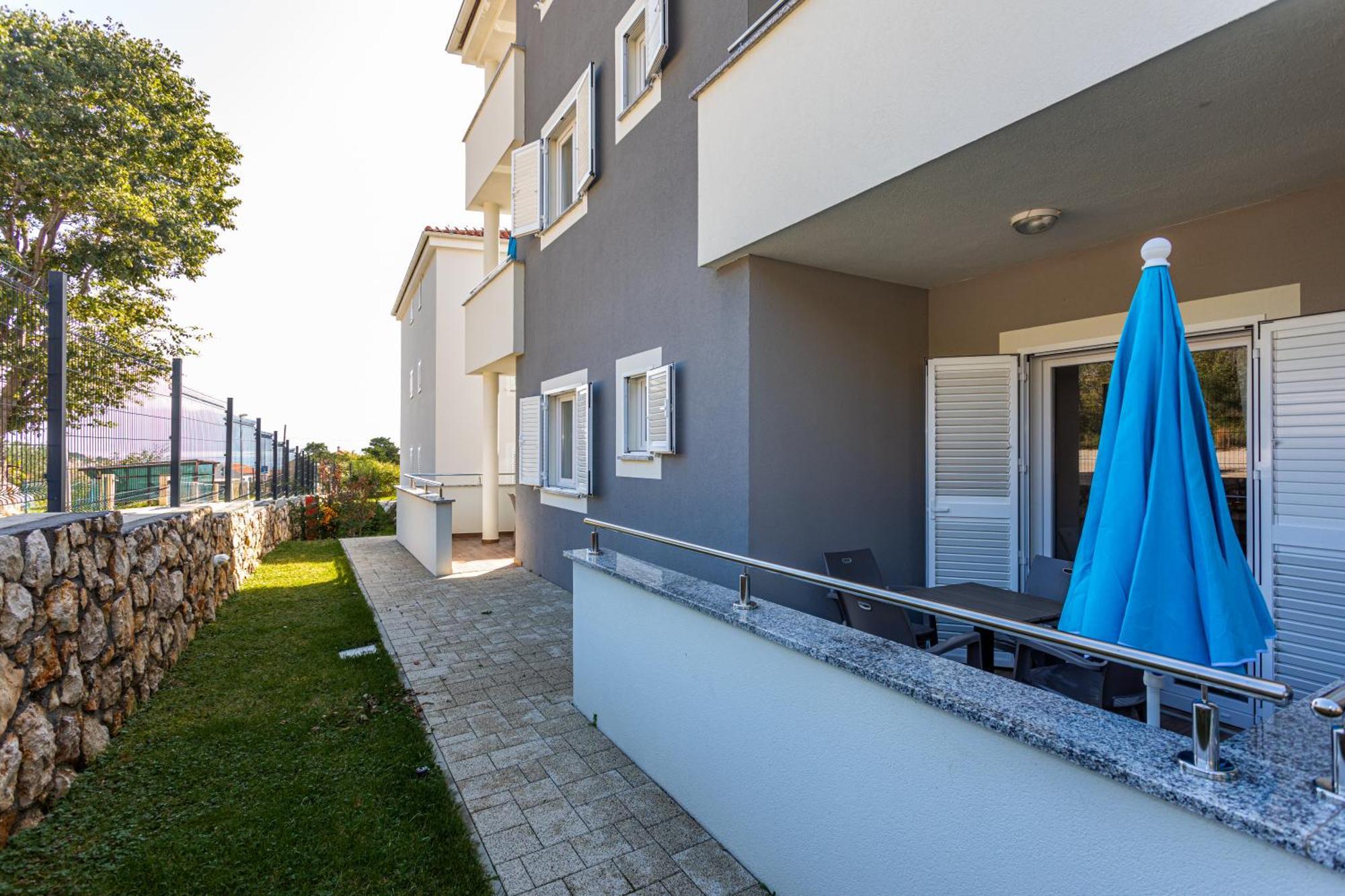 Apartments Crnekovic Tomislava 8A Башка Экстерьер фото