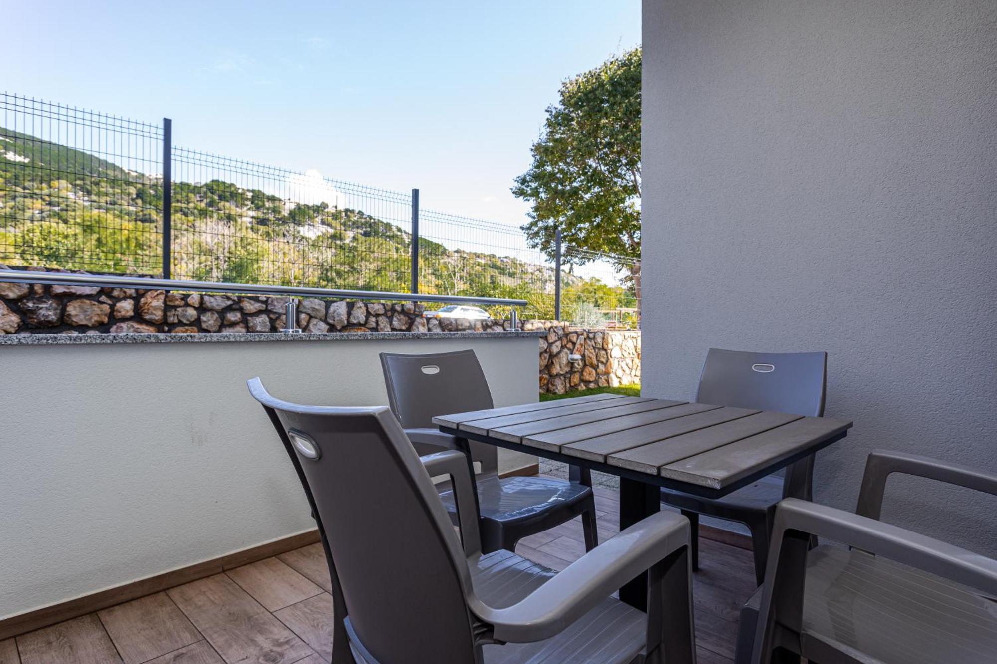 Apartments Crnekovic Tomislava 8A Башка Экстерьер фото