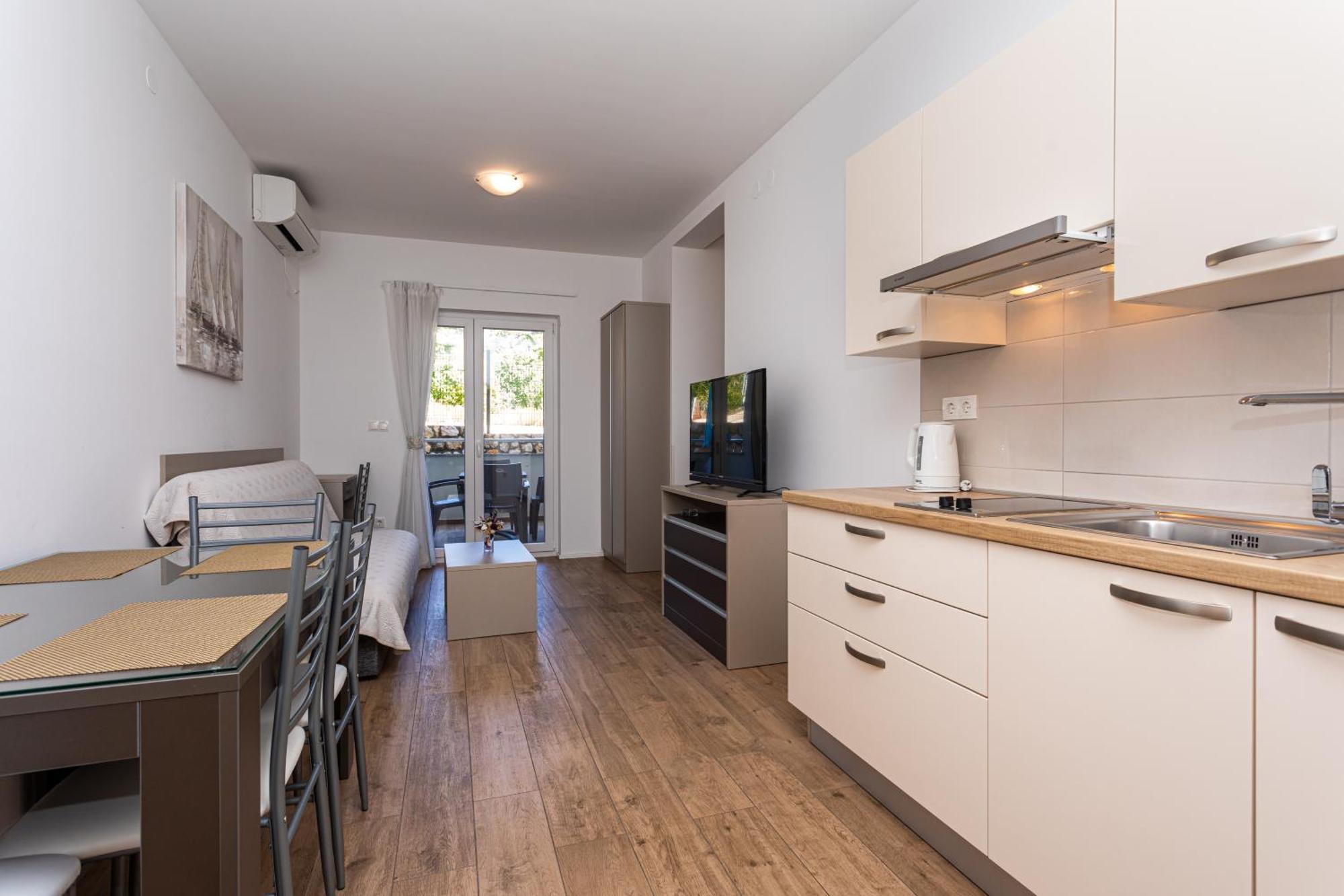 Apartments Crnekovic Tomislava 8A Башка Экстерьер фото